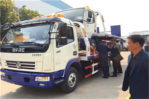 日喀则汽车道路救援拖车价格